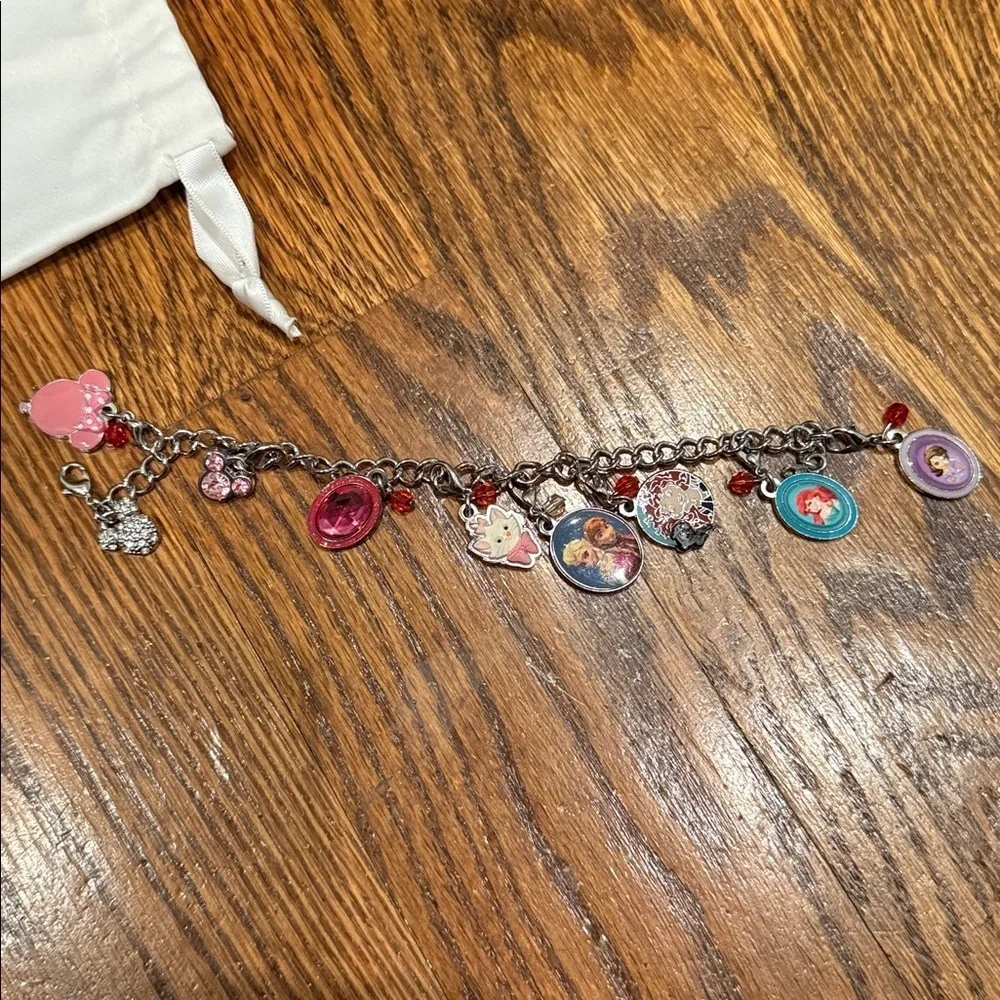 Disney charm bracelet 8” 9 removable charms + 2 Mickey rings NEW